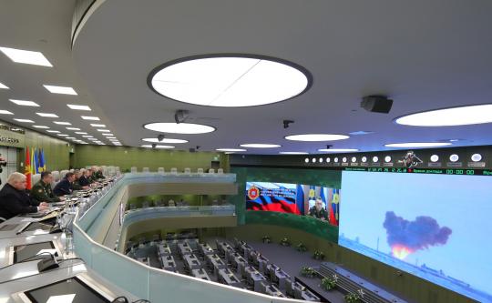Демонстрация первого полета `Авангарда`.